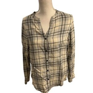 {Calvin Klein Jeans} Women’s Plaid Button-Up